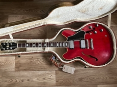 1966 Gibson ES335 electric guitar, cherry, Pat number humbuckers, stop tail
