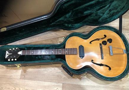 1961 Epiphone Century, electric guitar, natural, P90 pick up, great condition, rare. With new de luxe case.