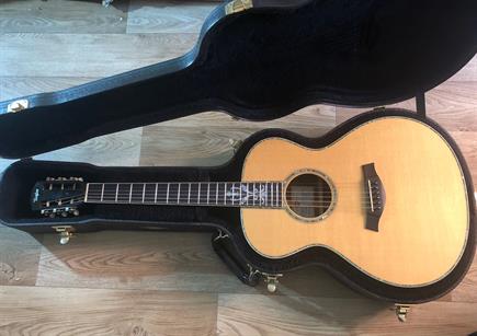 2004 Taylor XXX-BE Ltd Edit. Brazilian guitar, magnificent MINT condition.