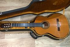 1985 Jose Ramirez 1E classical guitar, solid rosewood back and sides, fantastic bargain.